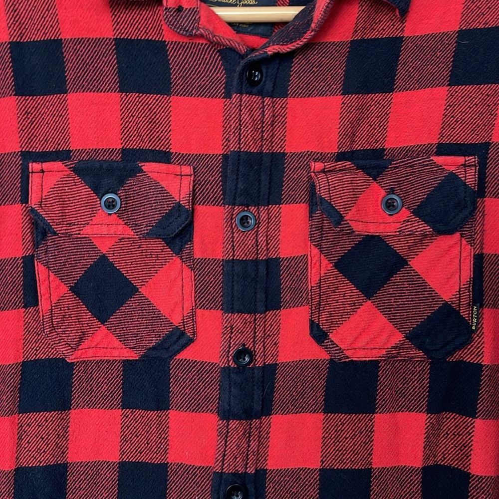 Burton Men's Red and Black Plaid Flannel Long Sleeve 100% Cotton Small Shirt - Picture 2 of 7
